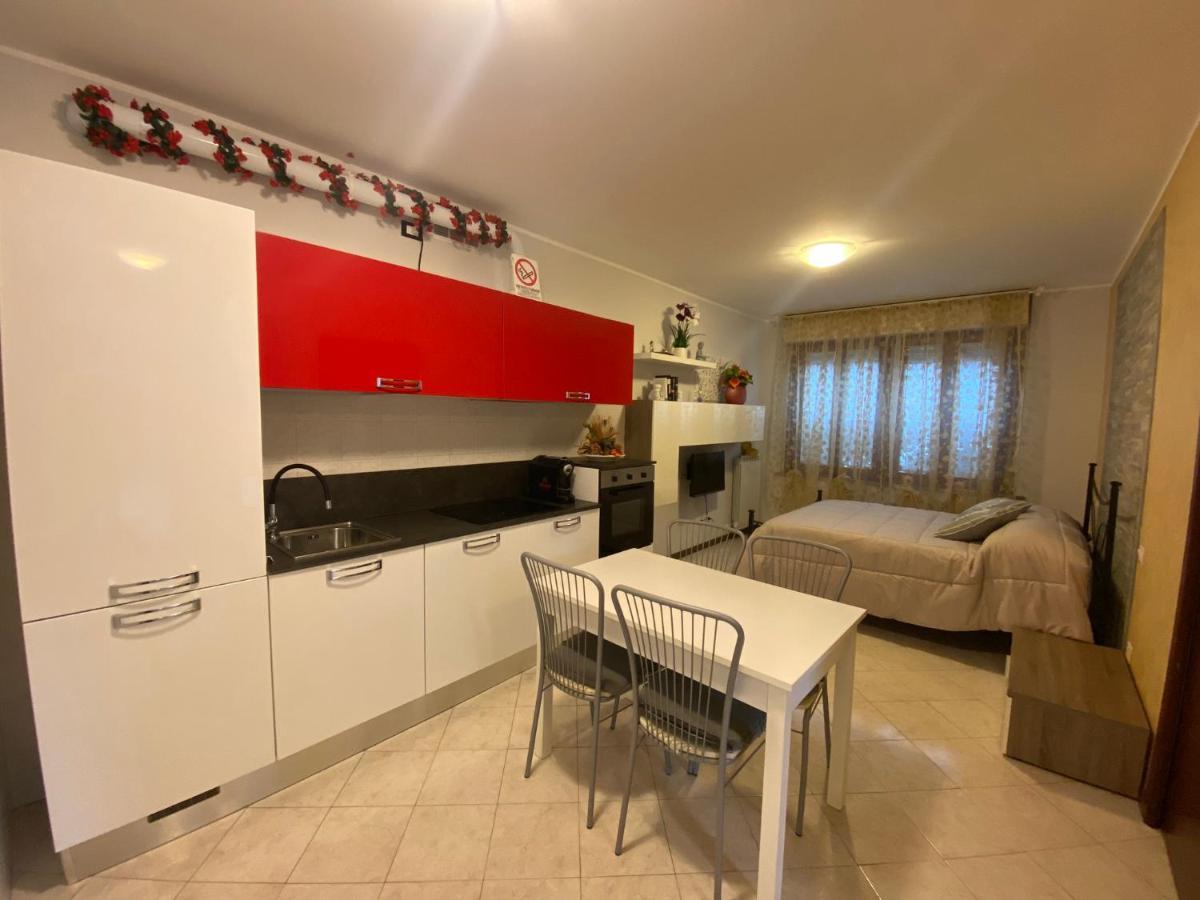 B E B House Apartamento Castellanza Exterior foto